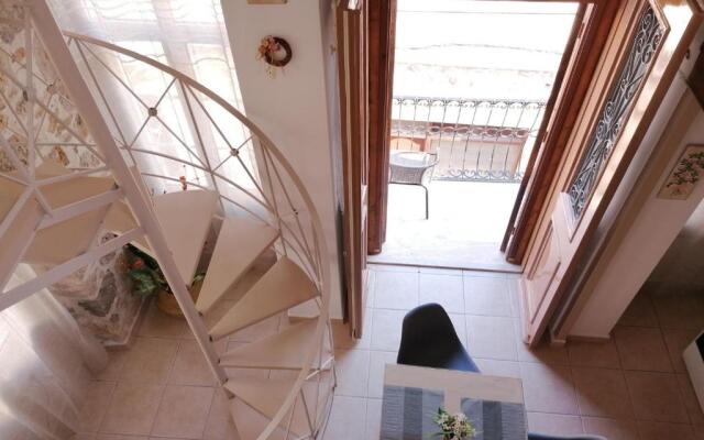 Theos Apartments