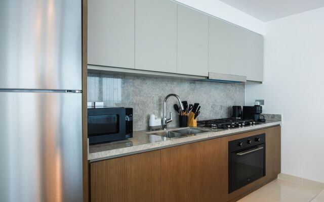 3BD Haven with Sweeping Water Views