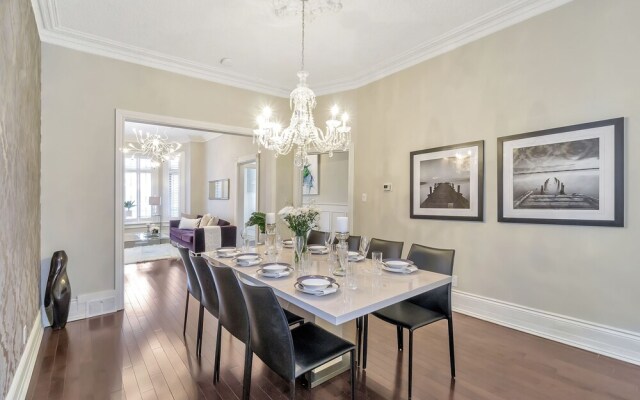 QuickStay - Chic & Modern Townhouse in Little Italy