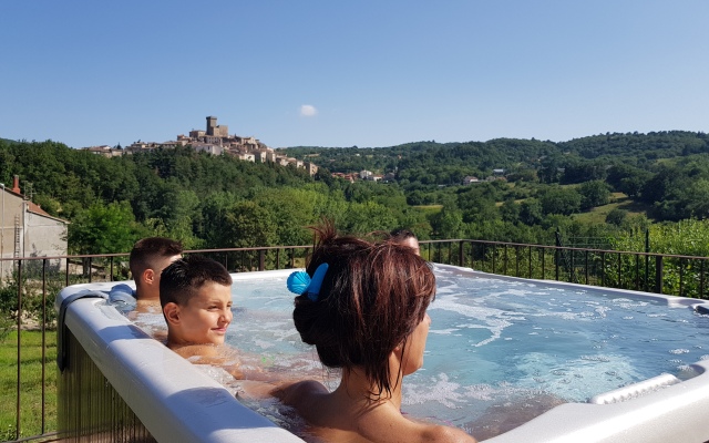 Agriturismo Castello delle Fornaci - Private Jacuzzi
