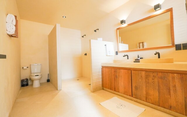 Casa Borka LUXURY FULLY FURNISHED BEACH CONDOS WITH POOL