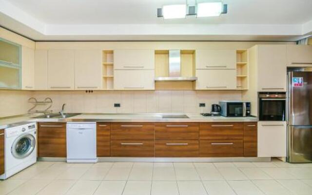 Baku City Apartment