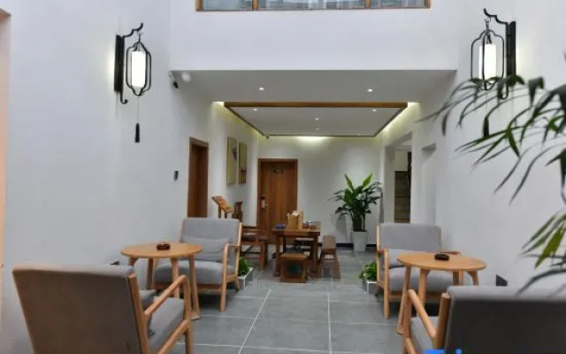 Fenghuang No. 1 Mansion · Chushang River View Homestay