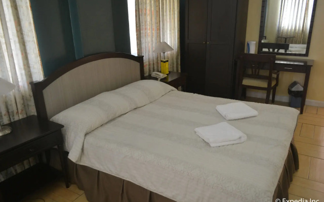 Tagaytay Country Hotel