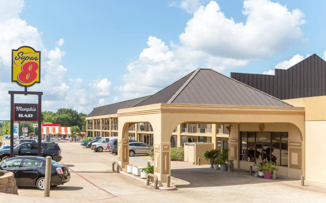 Super 8 Longview/North