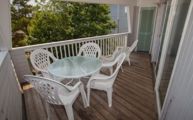 Shoot The Breeze 4 Bedroom Condo by Redawning