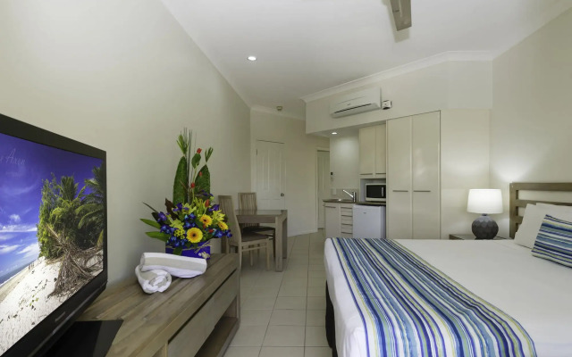 Meridian Port Douglas - Adults only