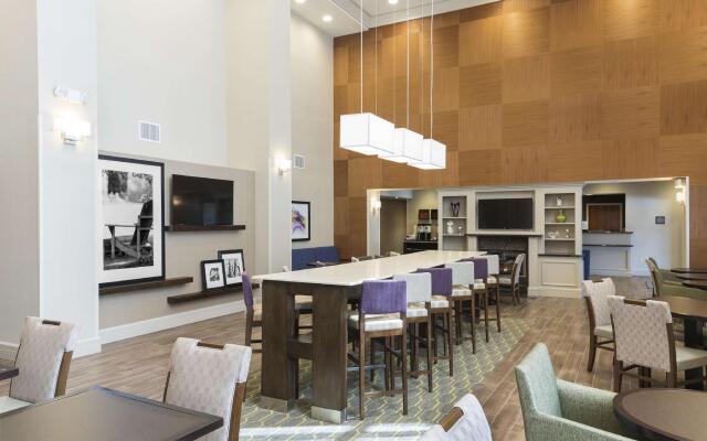 Hampton Inn & Suites Hartford-Manchester