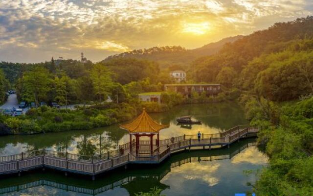 Longshan Hot Spring Hotel