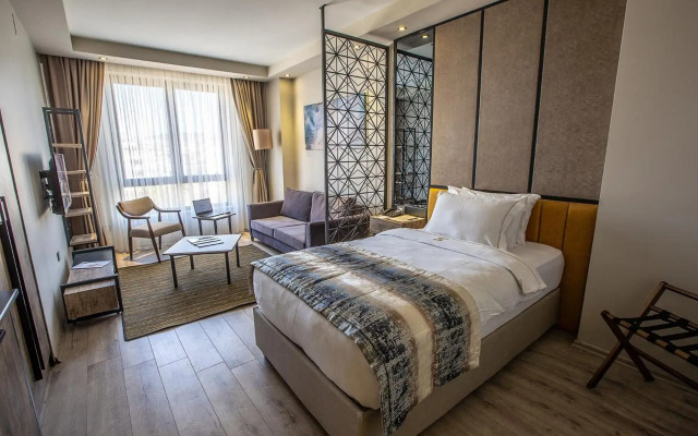 Shimall Hotel