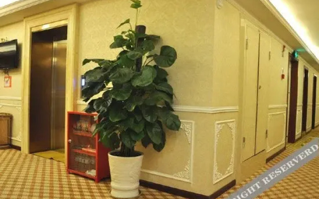 Yunfeng Business Hostel