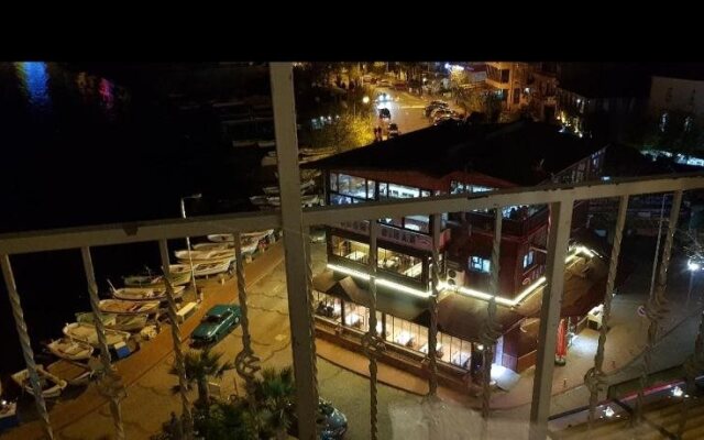 Marina Hotel