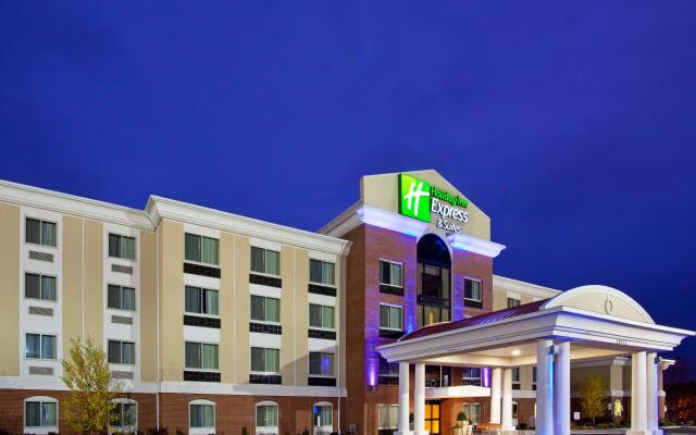 Holiday Inn Express Hotel & Suites Niagara Falls, an IHG Hotel