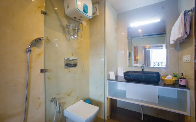 Alaya Stays Pine Shadow Flamingo