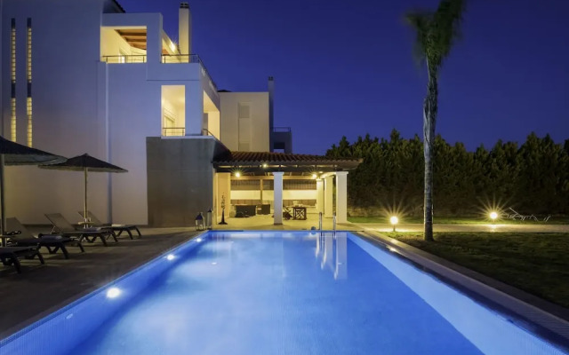 Villa on Island With Private Pool, Garde, Terrace, Parking