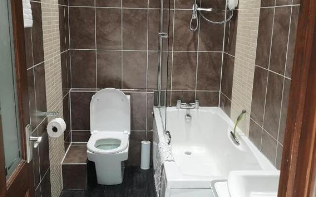 High Gables Apartment 2