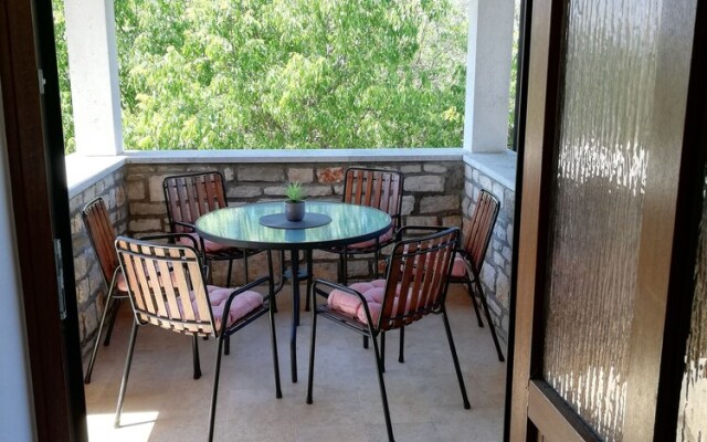 Villa Valeta 500 Meters From the Beach