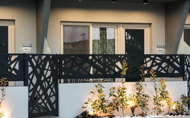 Oinoelia Luxury Suites & Residence