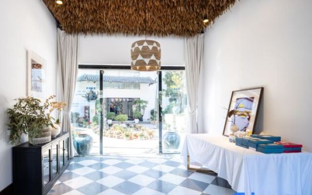 Dali Sealily Erhai Peninsula Honeymoon Boutique Hotel