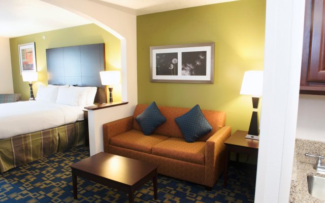 Holiday Inn Express and Suites Urbandale, an IHG Hotel