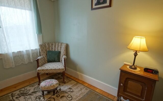 Tuckernuck Inn