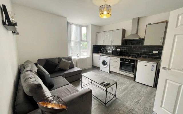 Flat 2 Hagley Road