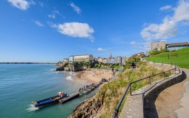 Fantastic Apartment, Overlooking the Sensory Garden With Harbour and Beach