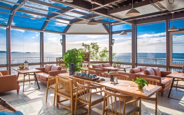 Qingdao Lohas Home Hotel