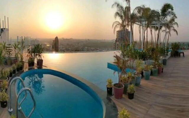 Lovely Studio apartment 1-bedroom with small kitchen and pool