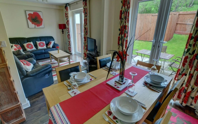 Tranquil holiday home in Swansea near Mountains