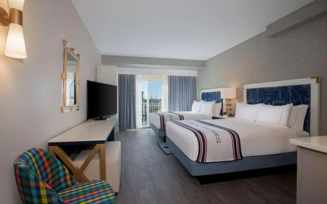 Fenwick Shores, Tapestry Collection by Hilton