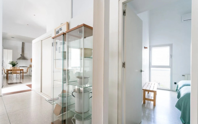 Apartamento con Patio y piscina