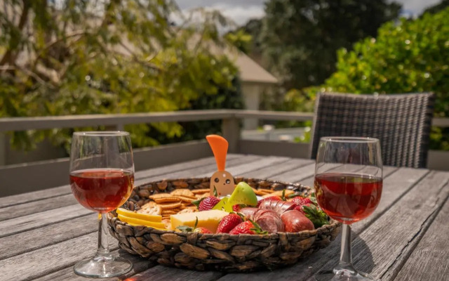 Relax On Courtney - Pauanui Holiday Home