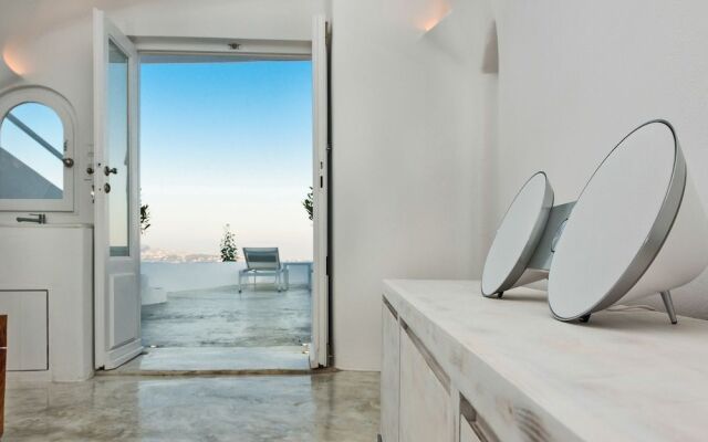 White Sky Caldera Villa by Blue Escape