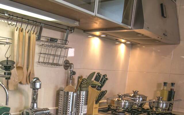 SJ Tailored Serviced APT 3min Walk From Seoul STN