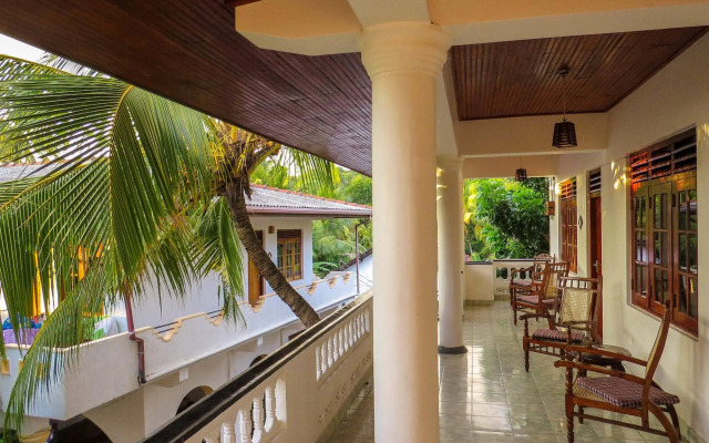 Hotel Happy Night & Restaurant