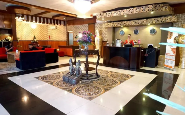 Red Chilies Hotel