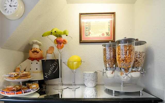Clifton Villa Hotel