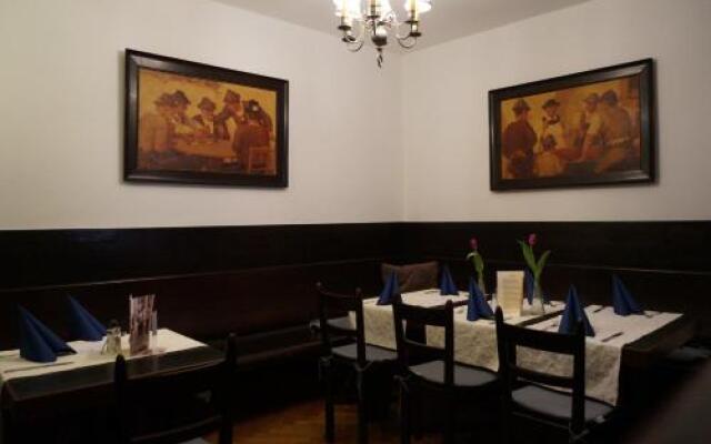 Hotel Restaurant Weinhaus Happ