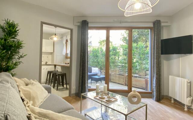 1607 - Wonderful apartment with terrace on garden