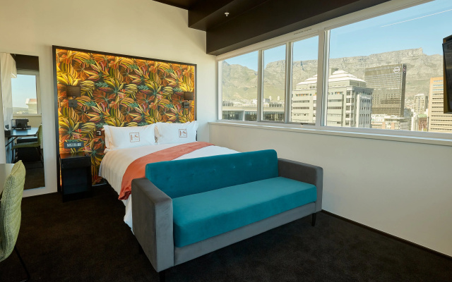 Hotel Sky Cape Town - Image 5