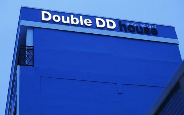 Double DD House at MRT Sutthisarn