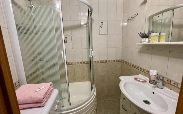 Шоколад на набережной Воскресенская