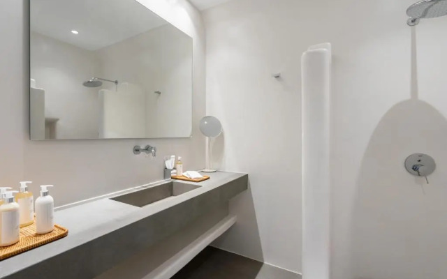 NĒRO Light-Filled Suites