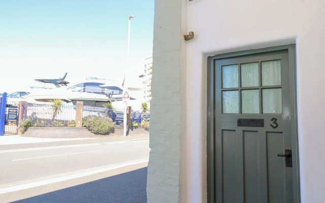 3 West Quay Mews