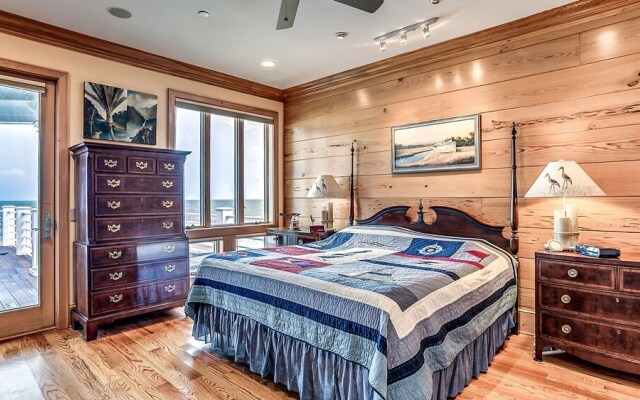 Boat House by Peace Vacations