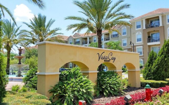Lakefront Luxury