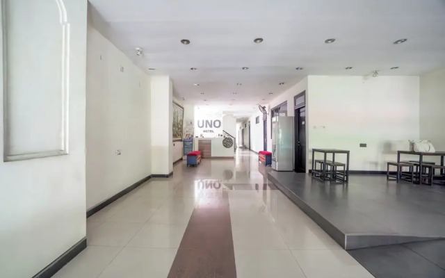 Hotel O Genteng Near Genteng Market Formerly Uno Hotel