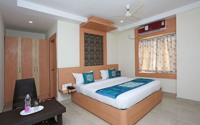 OYO 9048 Hotel Lucifer