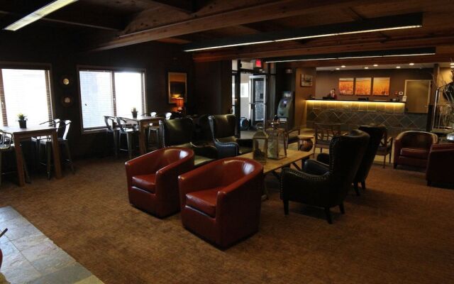 C'mon Inn Hotel & Suites